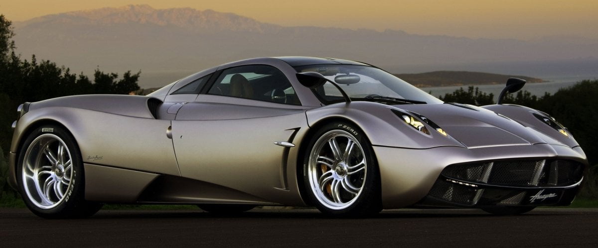 Pagani_Huayra-01