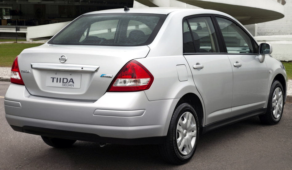 nissan-tiida-sedan