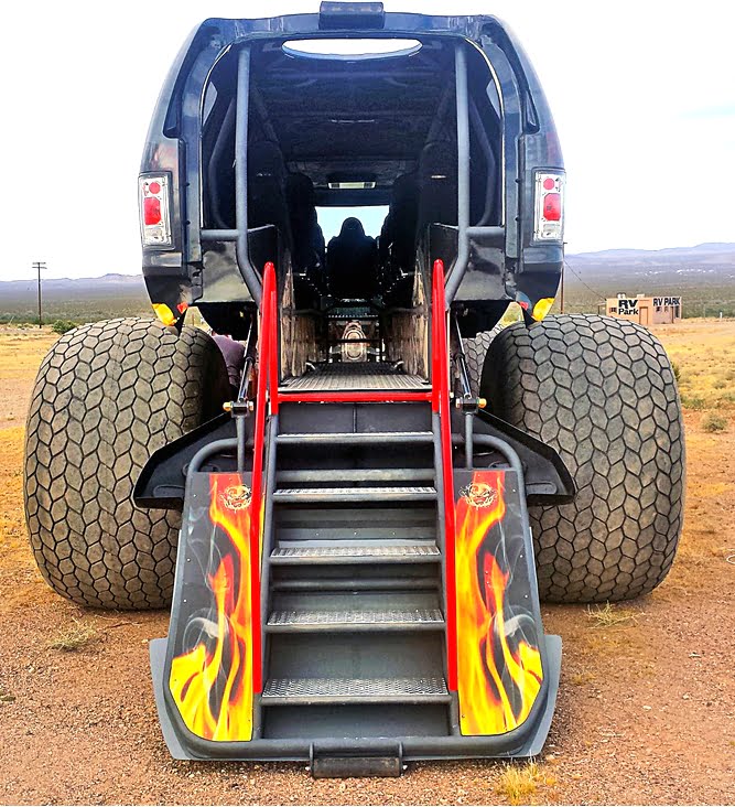 Sin-City-Hustler-the-world’s-first-luxury-monster-truck-