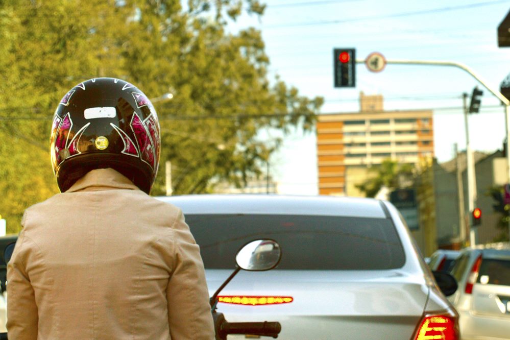 motociclista-no-transito