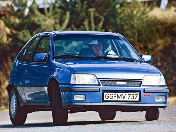 opel_kadett_gsi_16v_3-door-620x465