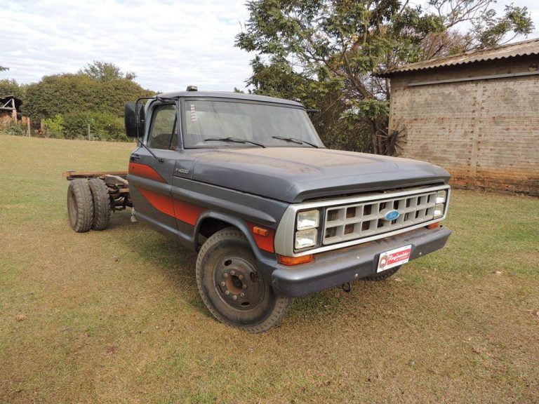 Ford F-4000 ano 2001 / Foto reprodução/Reginaldo de Campinas