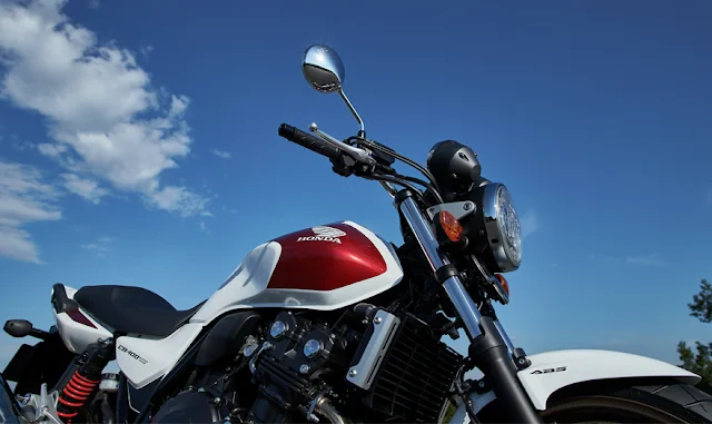 Ela voltou: Conheça a nova e lendária CB400 