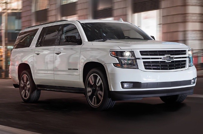 CHEVROLET SUBURBAN CONTA COM MOTOR 6.2 V8 E 359 CV (FOTO: DIVULGAÇÃO)
