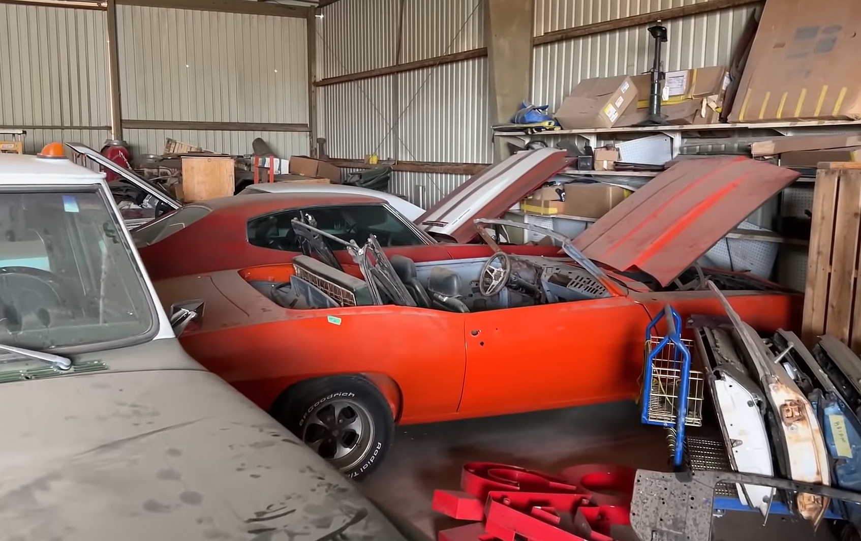 39 "Muscle Cars" da Chevrolet foram encontrados abandonados / Créditos da foto: dititalpizza/youtube
