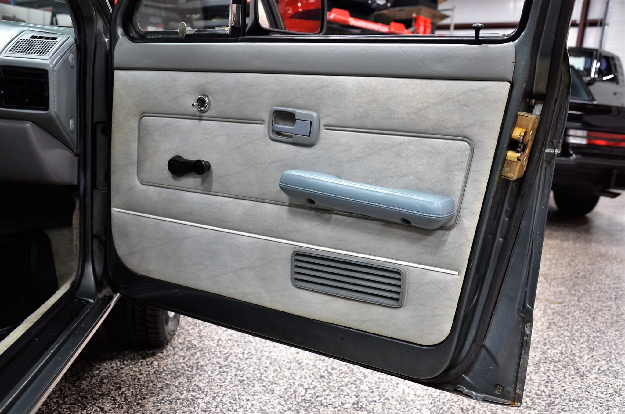 Pickup Volkswagen Rabbit ano 1982 / Foto reprodução / Bring a Trailer