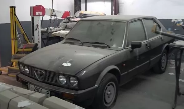Incrível coleção de Carros Antigos encontrados abandonados em oficina / Foto reprodução / Restaurações M539