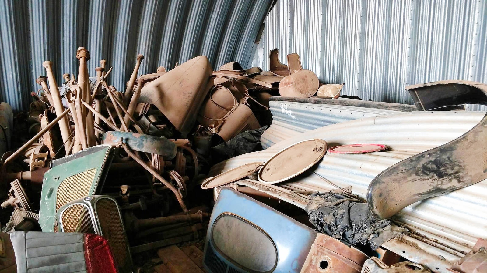 Coleção de Carros Antigos Encontrada Abandonada / Foto: Adam Blickhahn