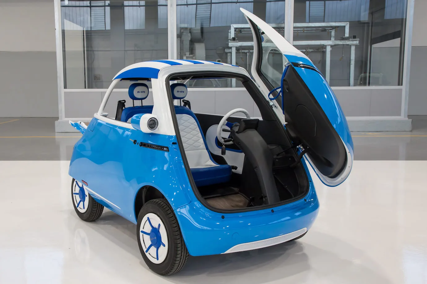 O Microlino é um simpático modelo elétrico que claramente se inspirou no antigo Isetta (ou Romi-Isetta no Brasil) Microlino Spiaggina [Foto divulgação]