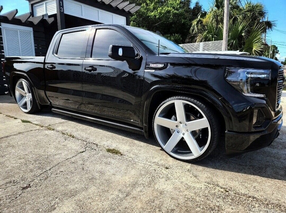 Pickup GMC Sierra Hot Wheels Edition modificado / Fotos reprodução eBay