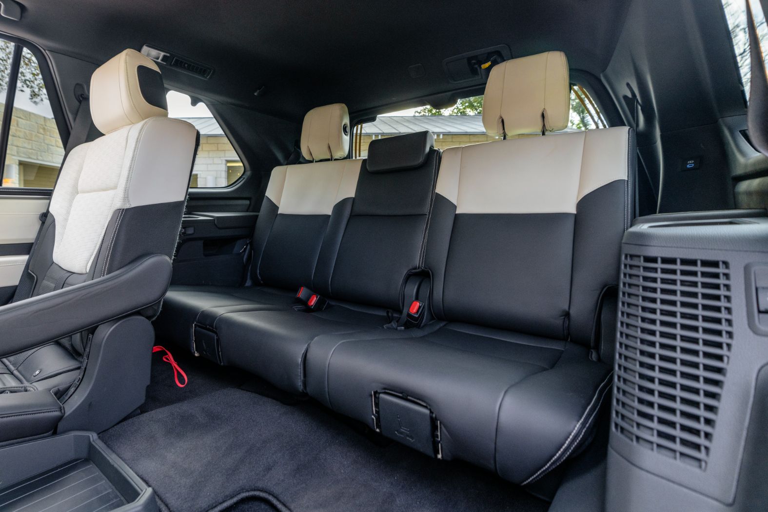Toyota Sequoia 2023 / Foto reprodução