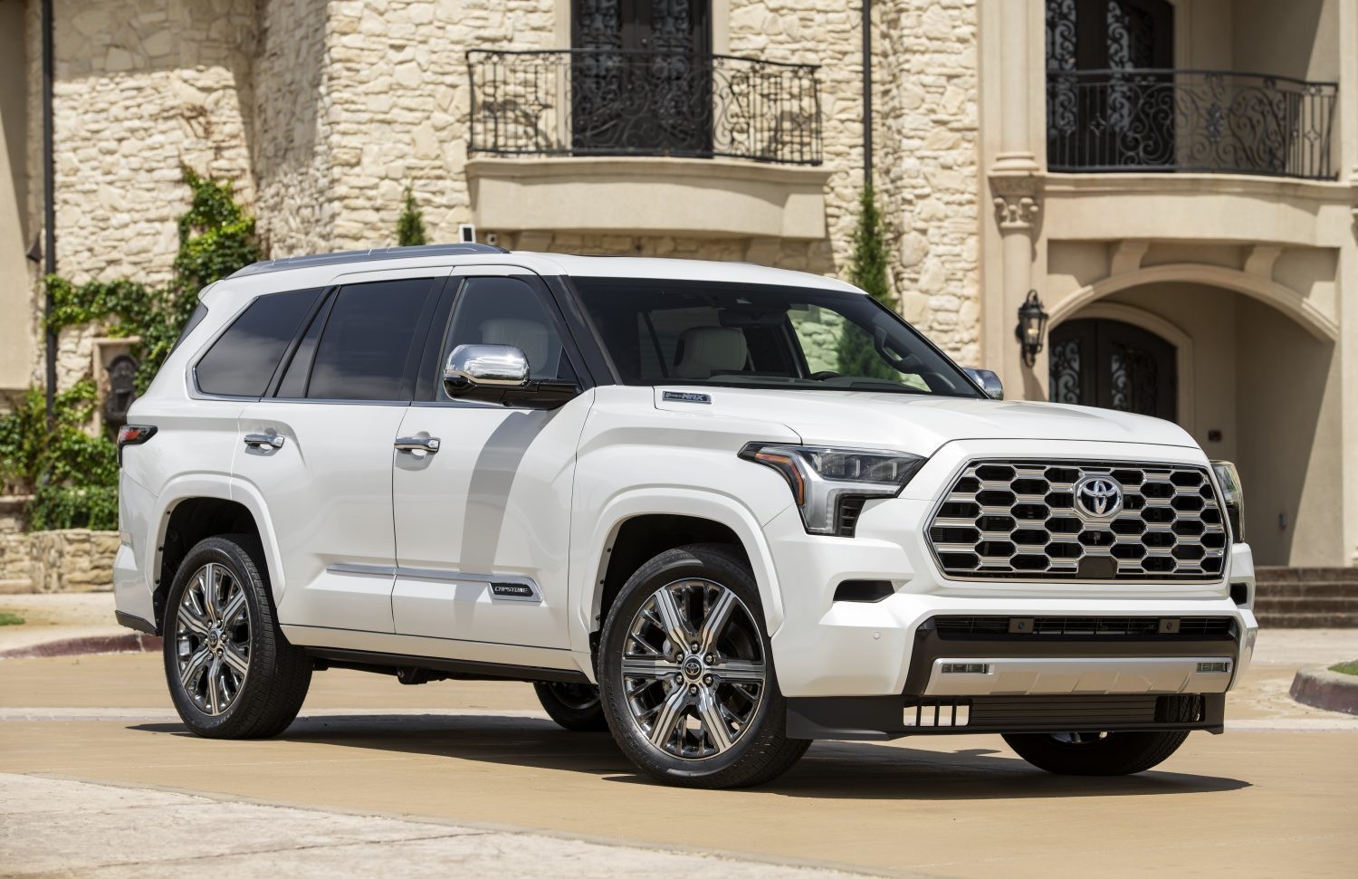 Toyota Sequoia 2023 / Foto reprodução