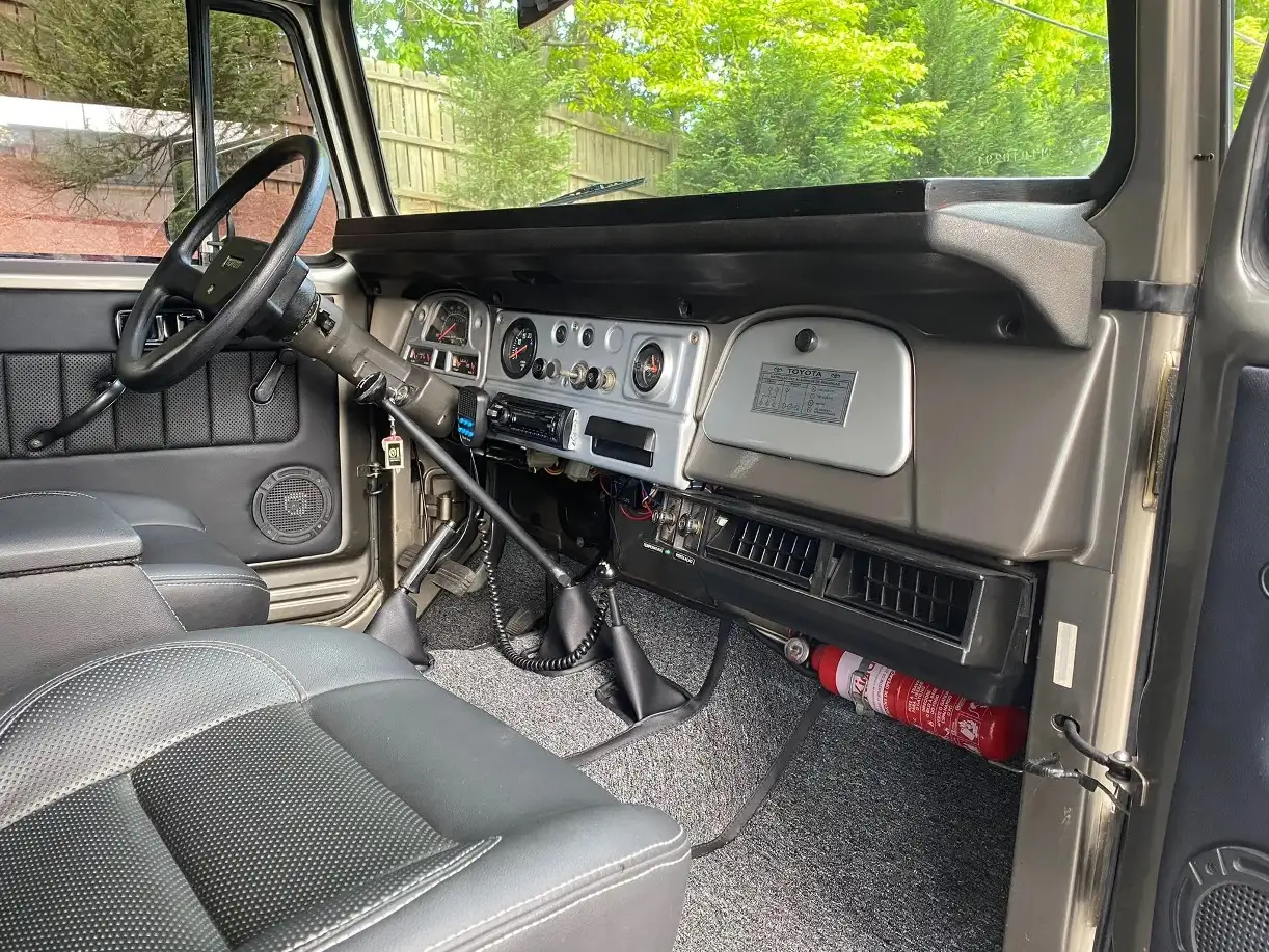 Toyota Bandeirante 1991 / Foto: Bring a Trailer