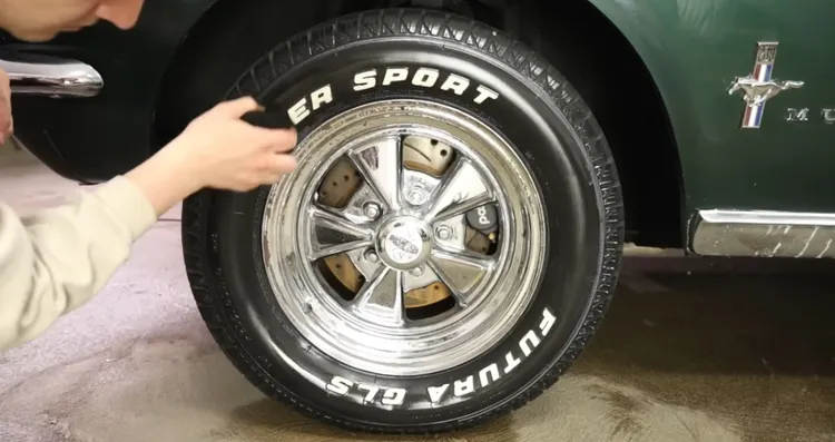 Ford Mustang 1967 / Foto: WD Detailing YouTube Channel