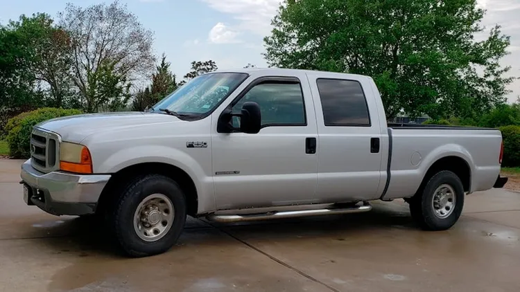 Ford F-250 ano 2001 / Fonte: Leilões Mecum