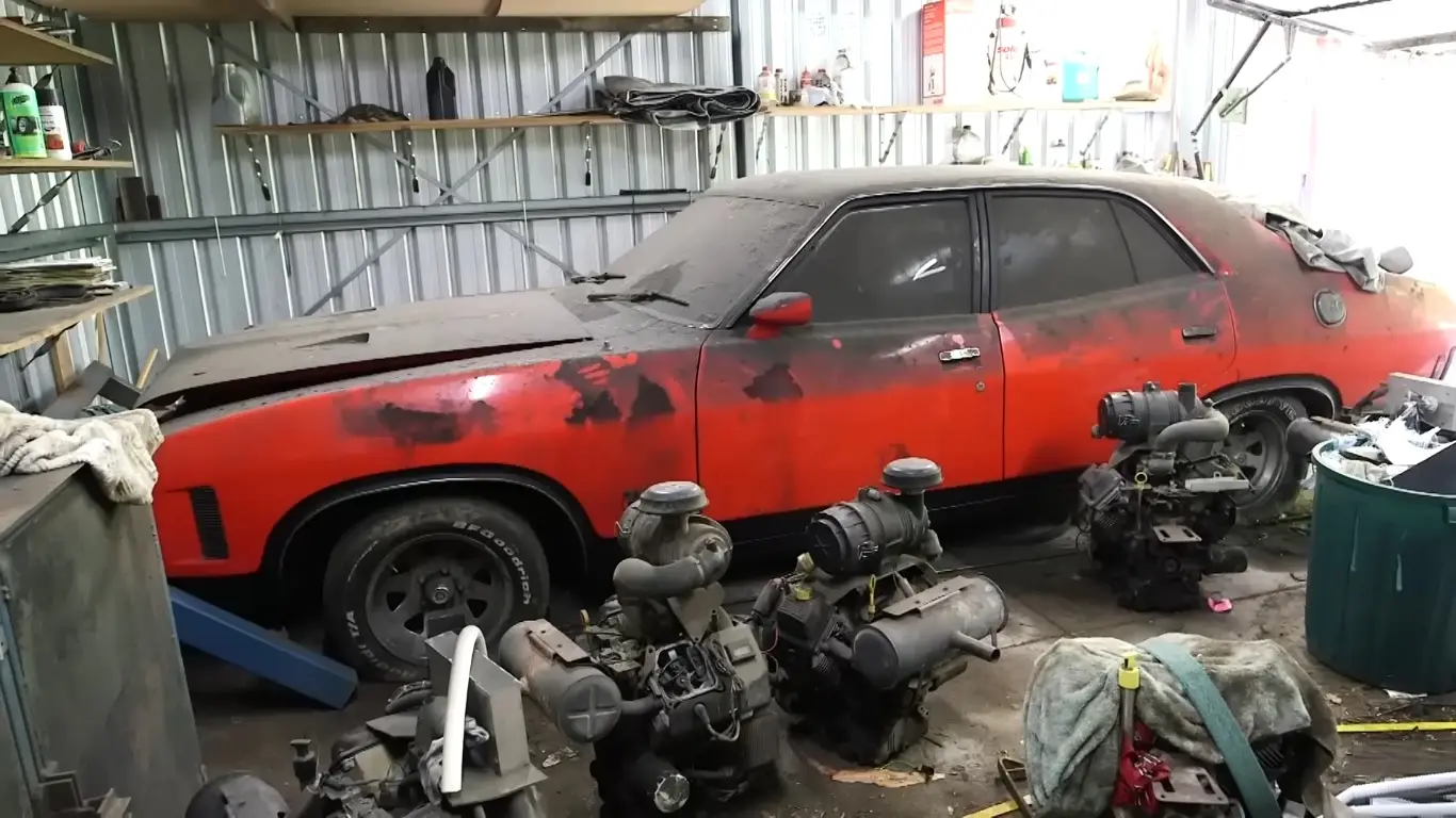 Ford Falcon 1973 Via: YouTube via Glenn Everitt - Master of Machines