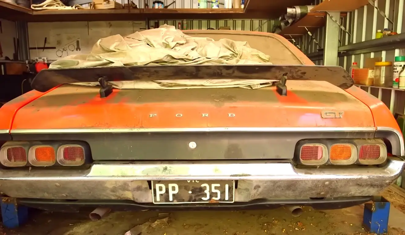 Ford Falcon 1973 Via: YouTube via Glenn Everitt - Master of Machines