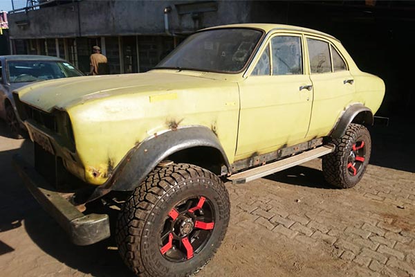 Ao construir o projeto do Ford Escort MK1, o Queniano mostrou que não existe limitação orçamentária quando se tem força de vontade / Foto reprodução: The Mech