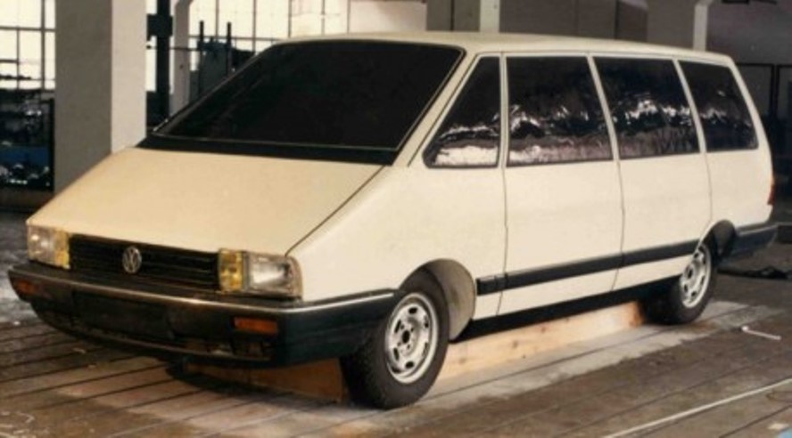 SH7181: Minivan do Santana