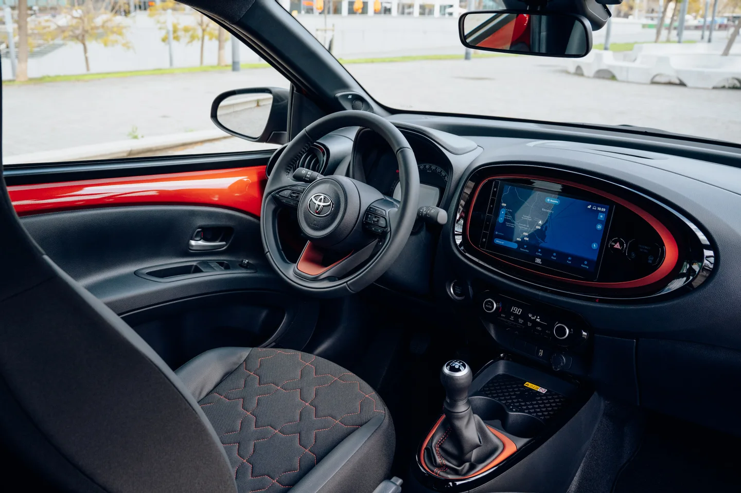 SUV Toyota Aygo X / Foto reprodução / Jayson Fong