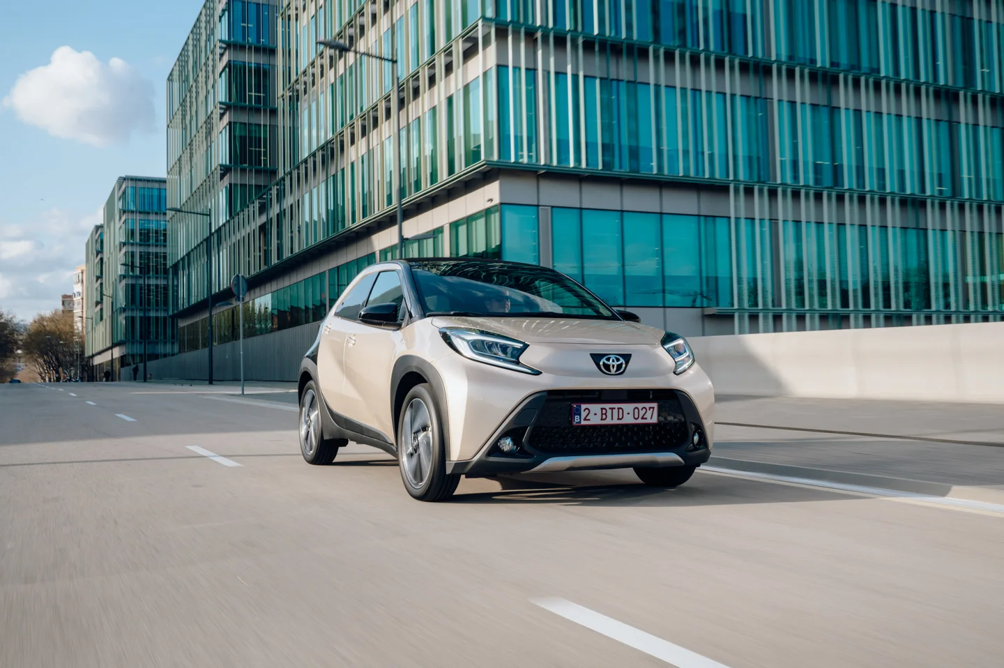 SUV Toyota Aygo X / Foto reprodução / Jayson Fong