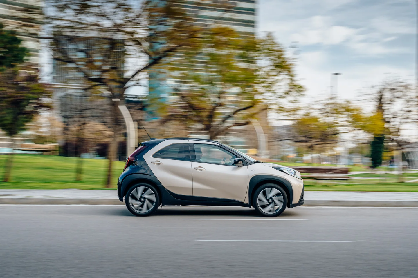 SUV Toyota Aygo X / Foto reprodução / Jayson Fong