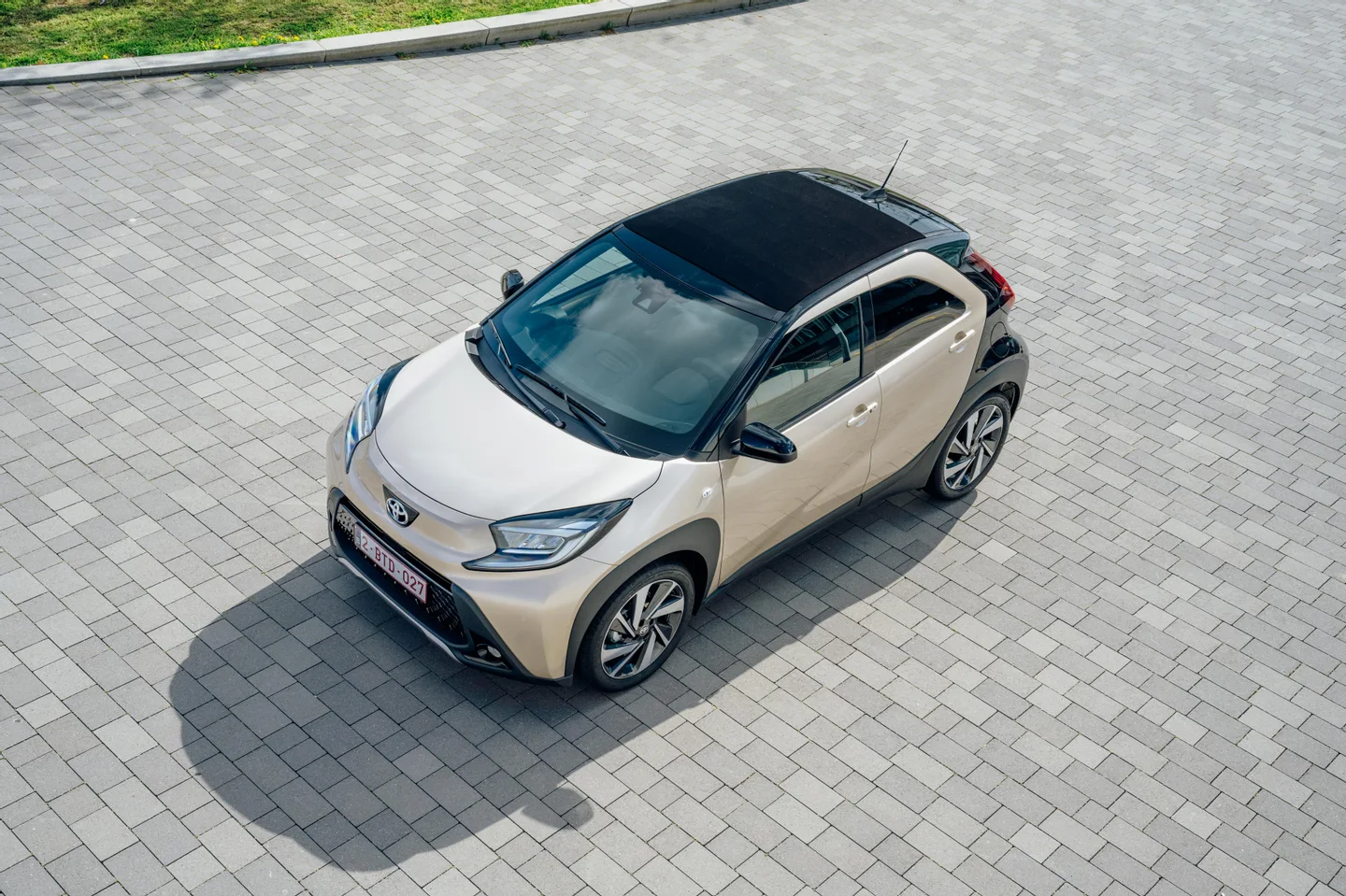 SUV Toyota Aygo X / Foto reprodução / Jayson Fong