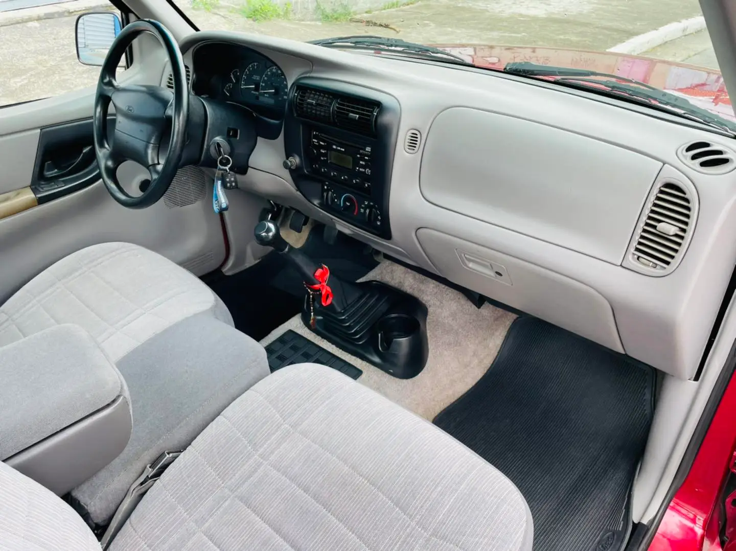 Ford Ranger XL 1996 com motor V6 4.0 / Foto: Julio Raridades