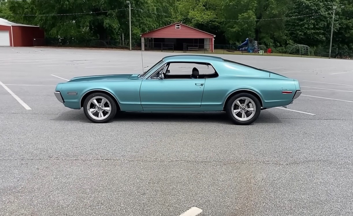 Mercury Cougar Fastback 1968 / Foto: Vintagemobilehome / Youtube