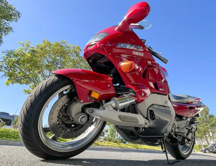 Via: Iconic Motorbike Auctions