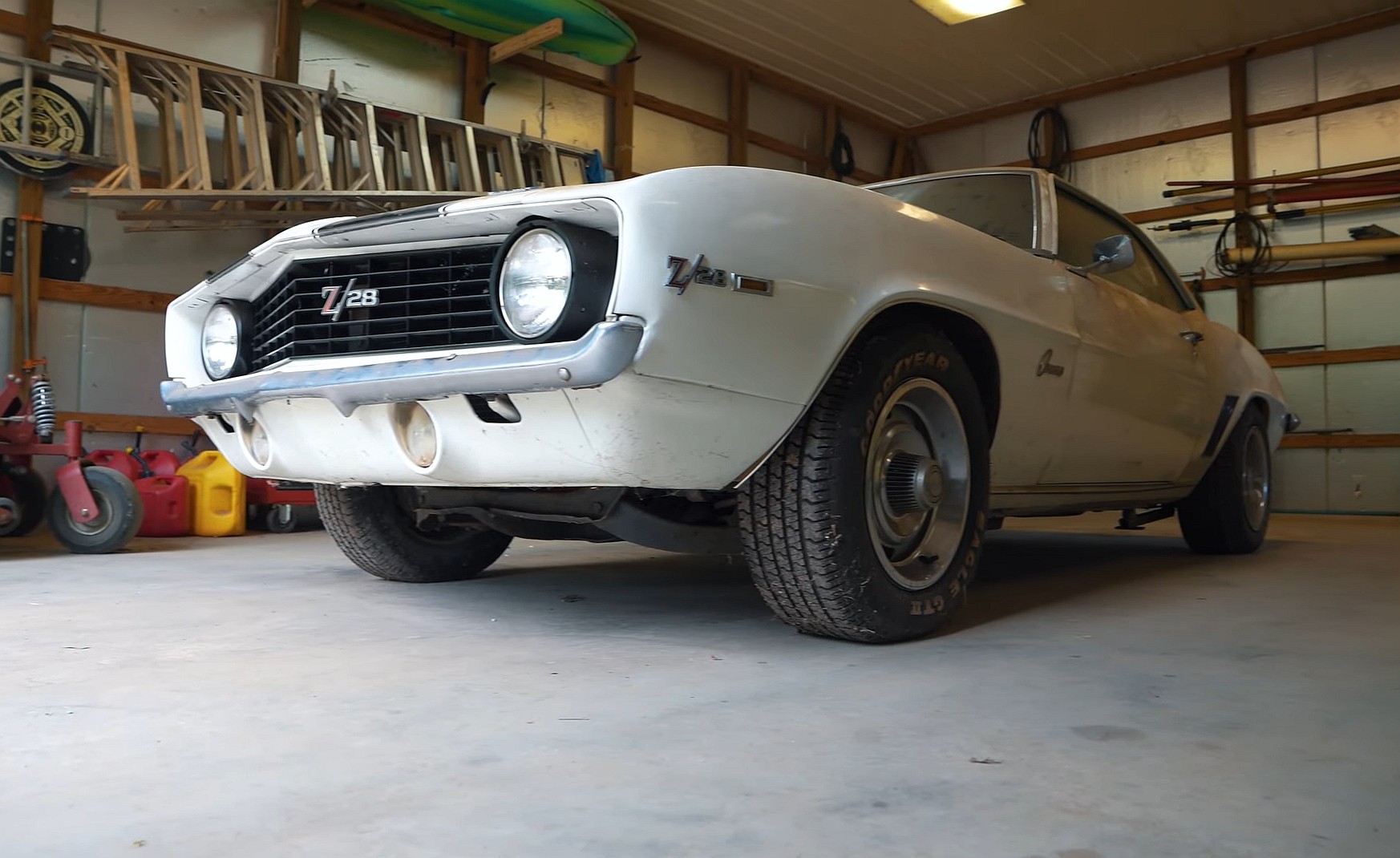 Chevrolet Camaro Z/28 barn find 1969 / Foto: Dennis Collins / Youtube