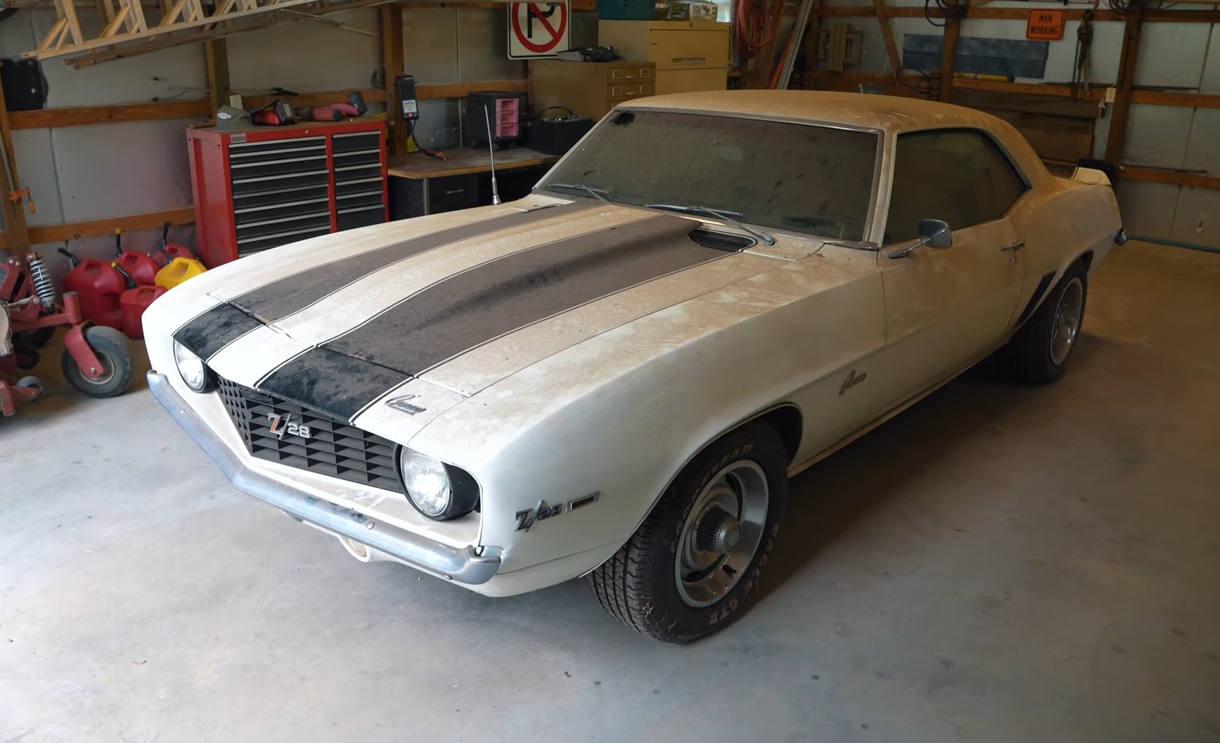 Chevrolet Camaro Z/28 barn find 1969 / Foto: Dennis Collins / Youtube