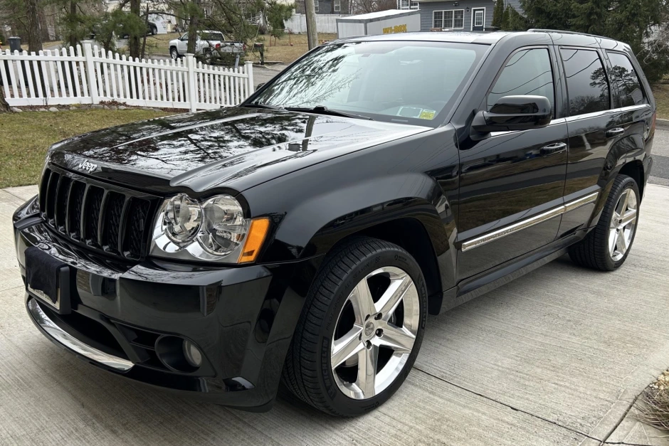 Jeep Grand Cherokee 2007 SRT8 / Foto: Bring a Trailer