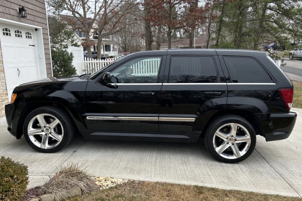 Jeep Grand Cherokee 2007 SRT8 / Foto: Bring a Trailer