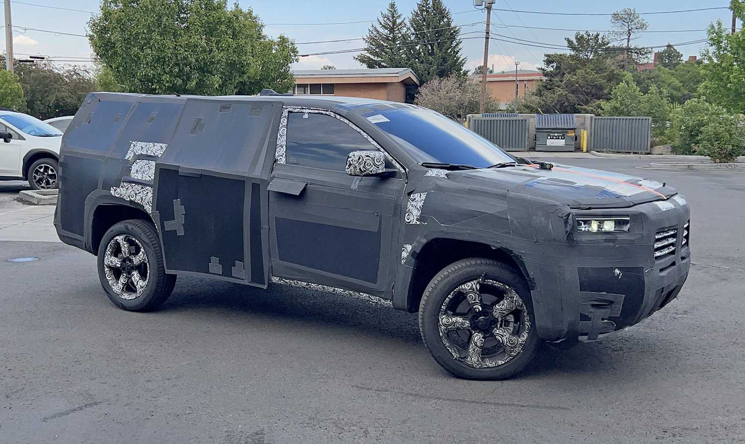 Mesmo já tendo sido revelada no Brasil, a pickup RAM Rampage foi flagrada com camuflagem nos Estados Unidos / Foto reprodução: The Drive