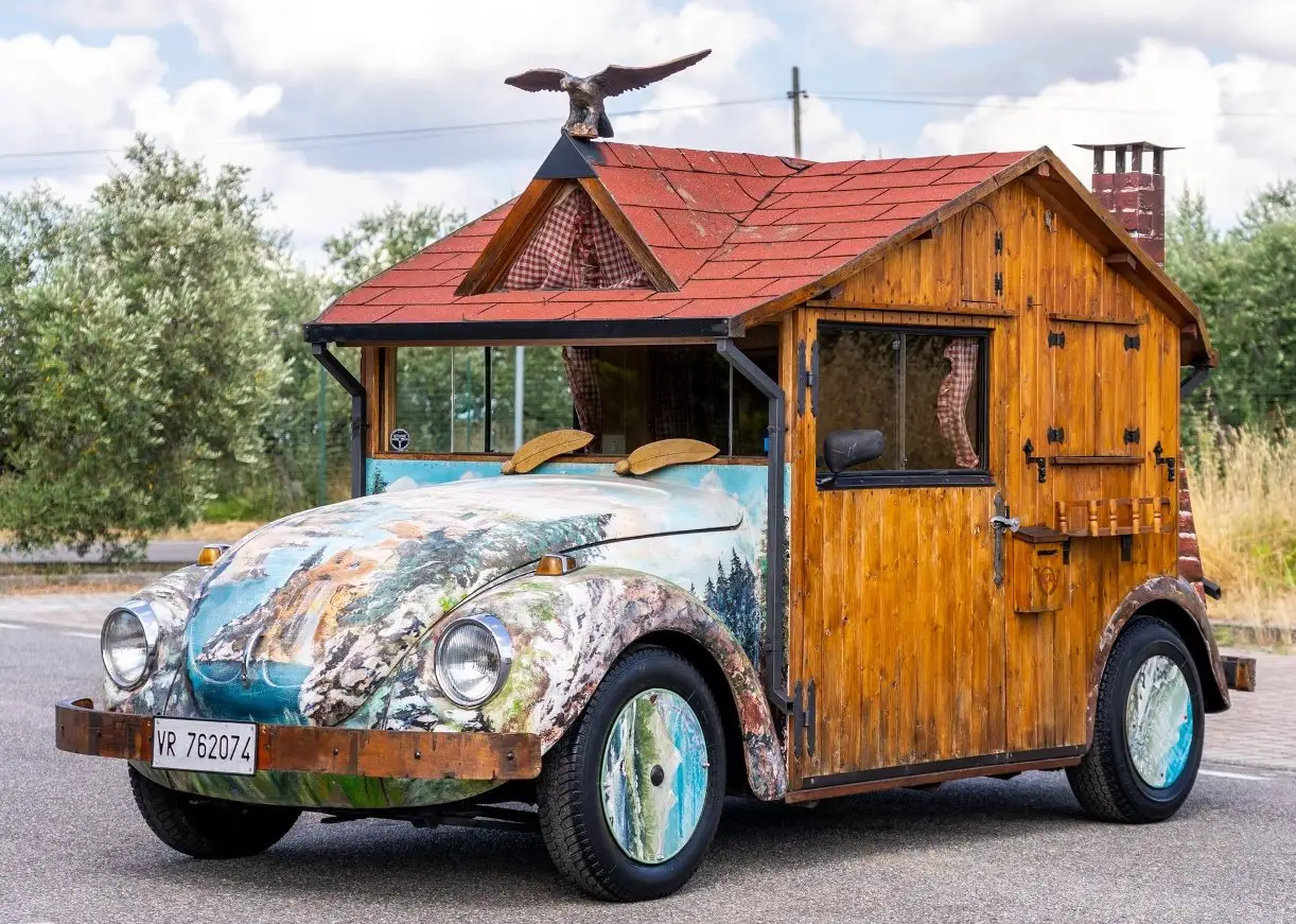 VW Fusca 1970 Holzhaus / Foto: Catawiki