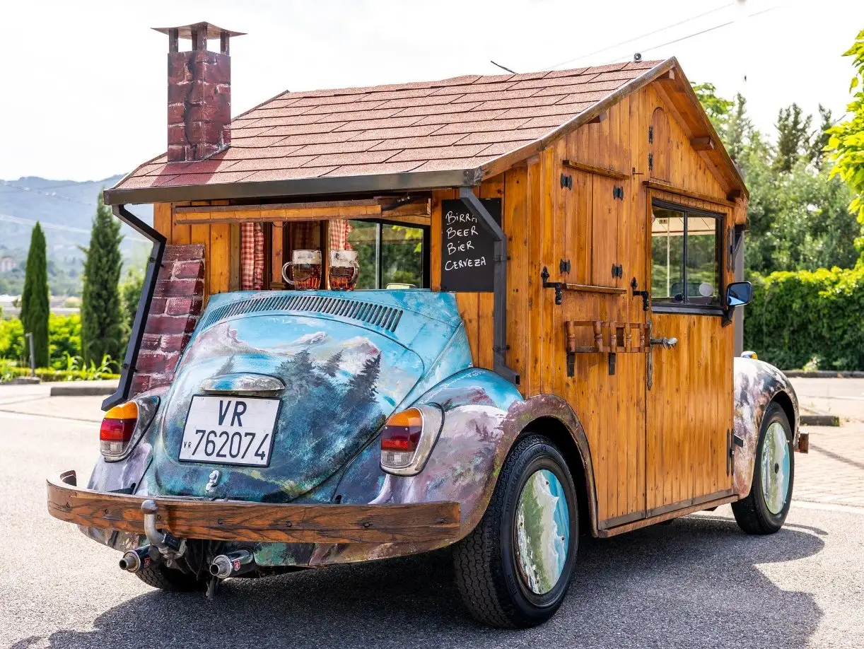 VW Fusca 1970 Holzhaus / Foto: Catawiki