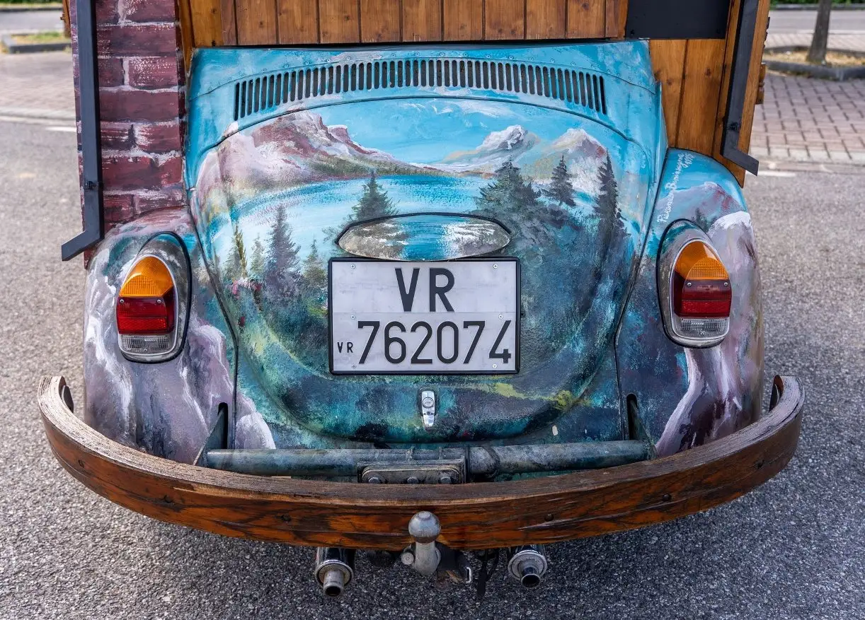 VW Fusca 1970 Holzhaus / Foto: Catawiki