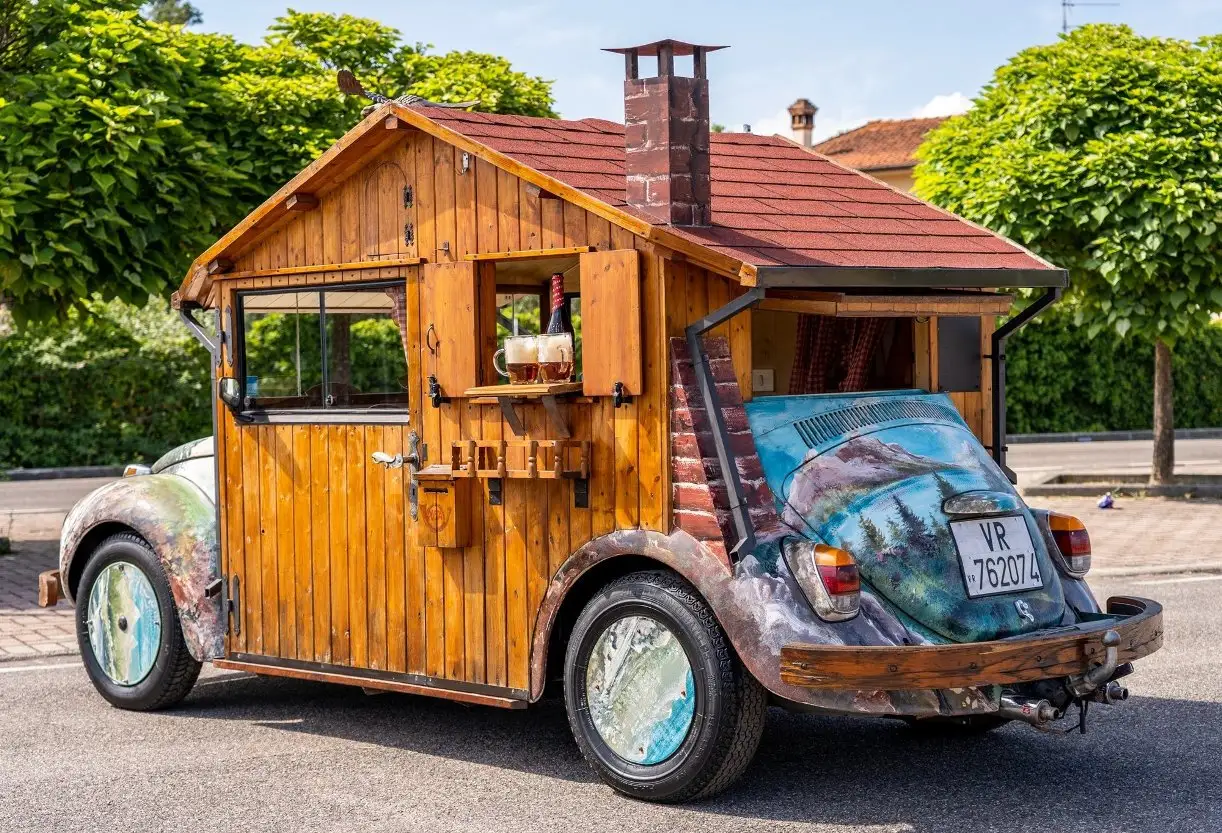 VW Fusca 1970 Holzhaus / Foto: Catawiki