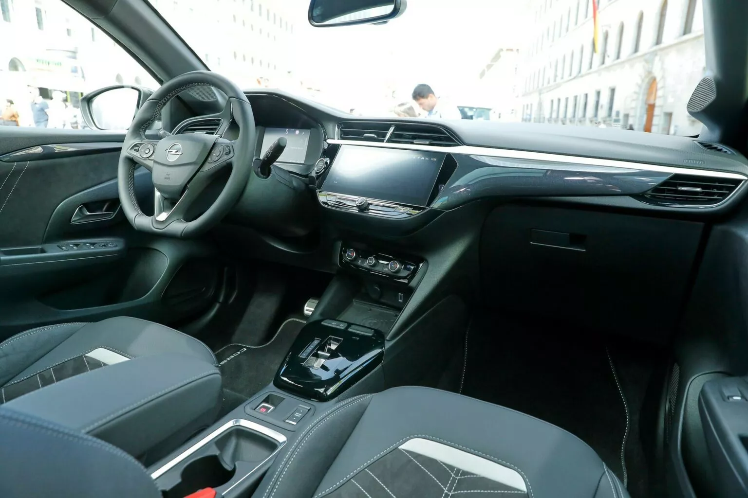Novo Opel Corsa Electric 2024 / Photo: Baldauf / ten Brink / Carscoops