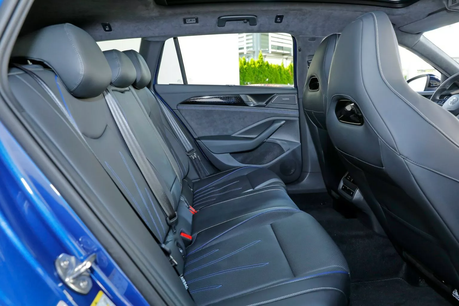 Novo VW Passat 2024 / Fotos: Baldauf / ten Brink / CarScoops