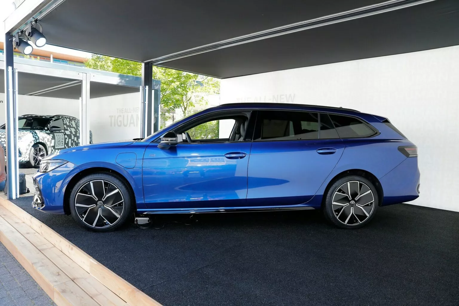 Novo VW Passat 2024 / Fotos: Baldauf / ten Brink / CarScoops