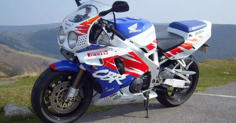 Honda CBR 900RR Fireblade (1992 - 2003) Foto: Hoosmand