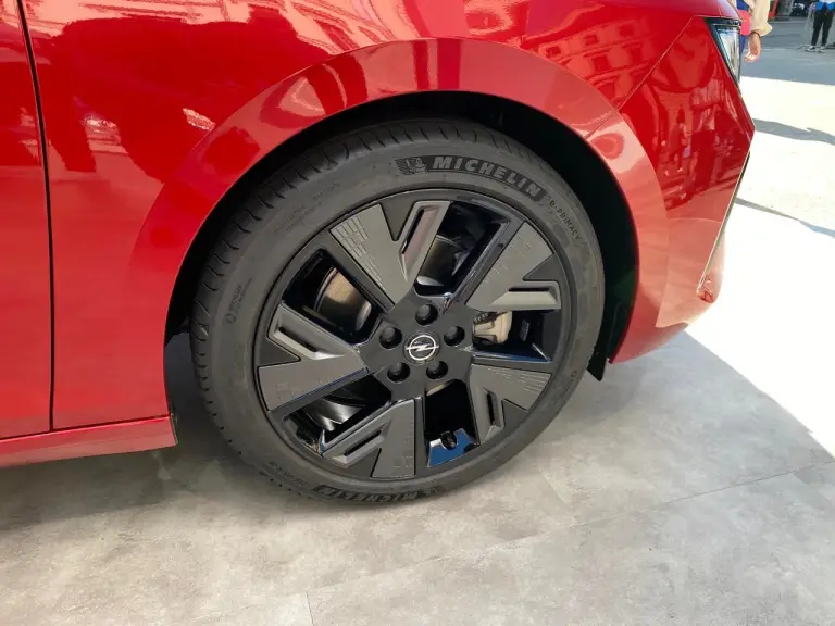 Astra Sports Tourer Electric / Foto reprodução / Opel / MotorOnline