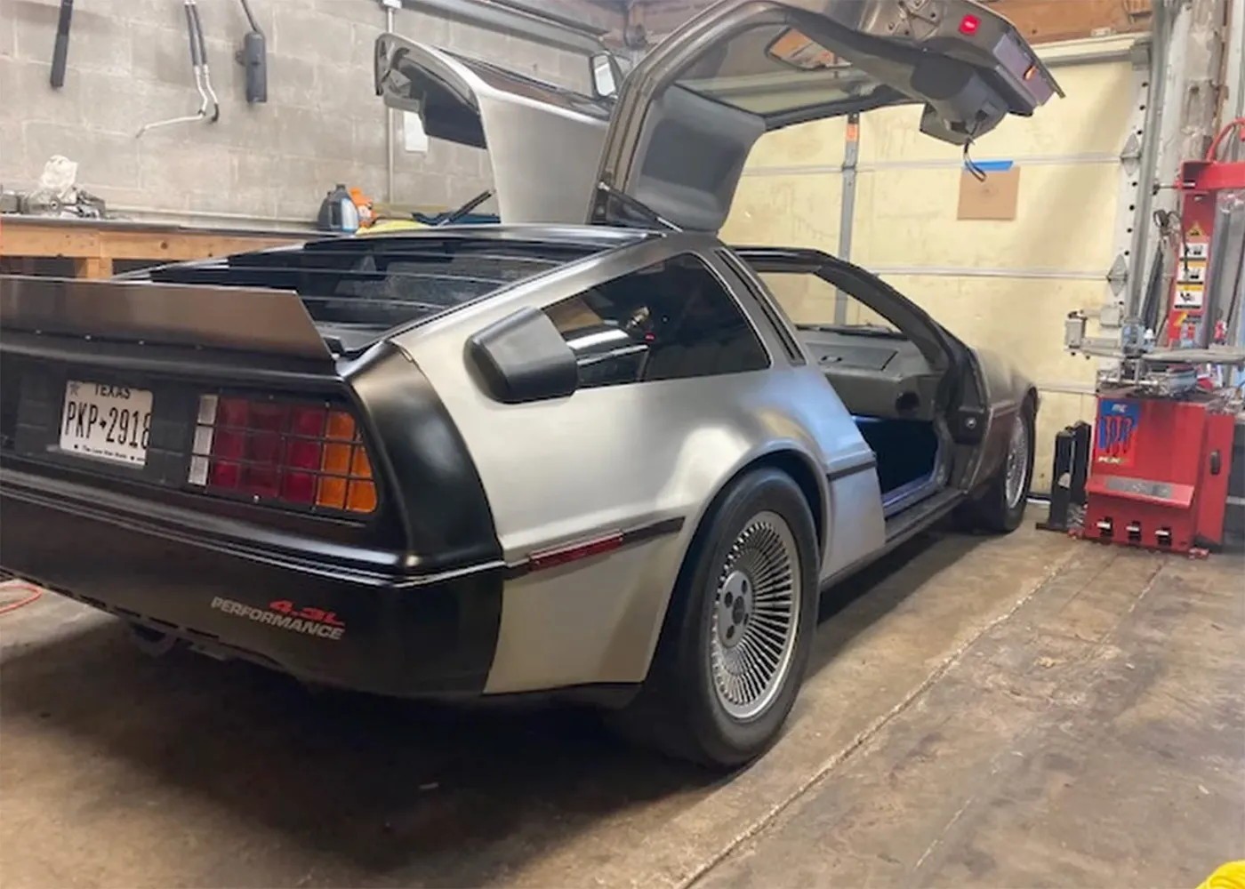 DeLorean DMC-12 1981 / Foto reprodução / Youtube / Lpl Lol