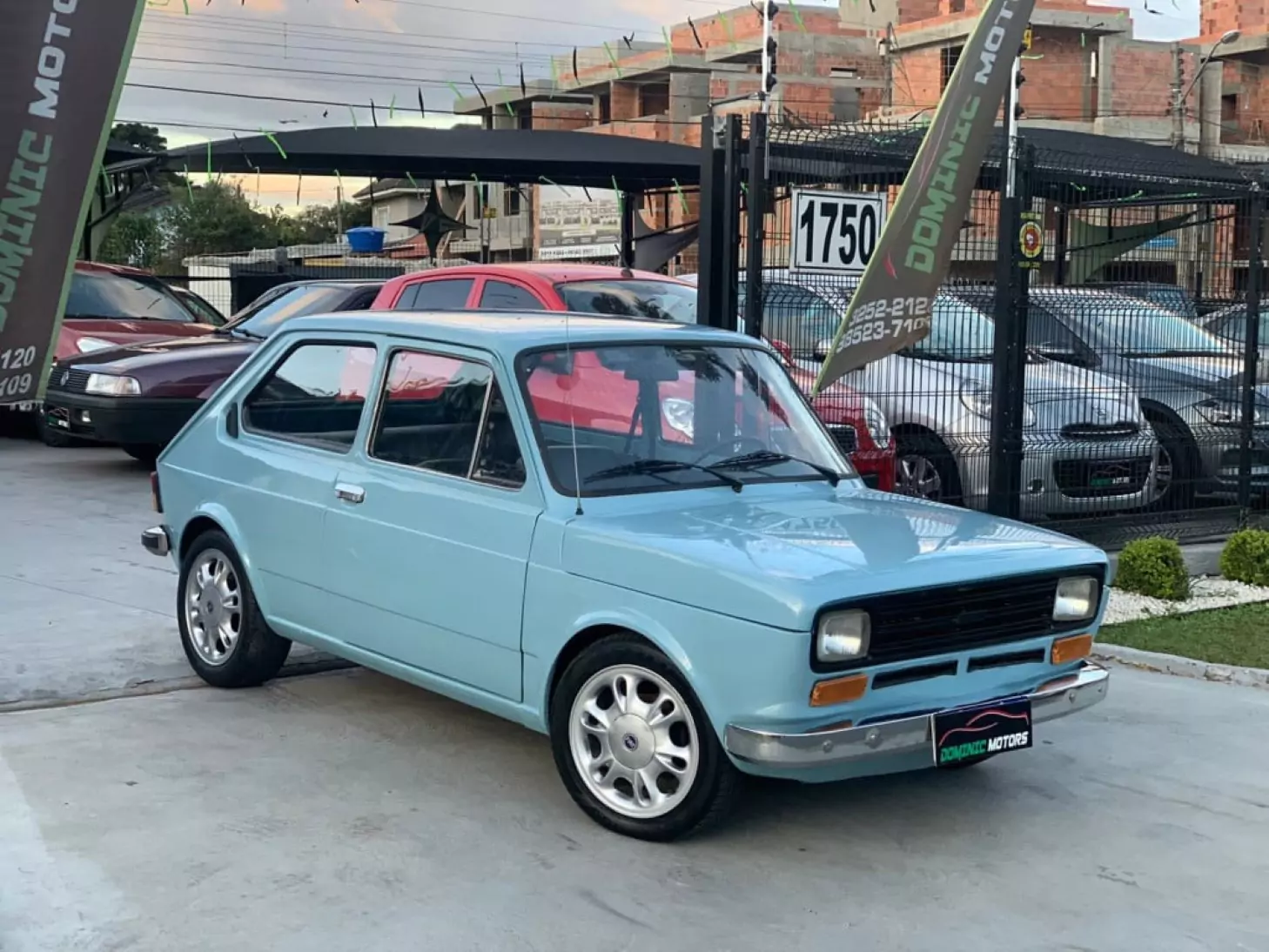 5 Carros antigos baratos que valem a pena você colecionar Fiat 147 1.3 Gl Gasolina 2p Manual em Curitiba / Foto: Dominic Motors