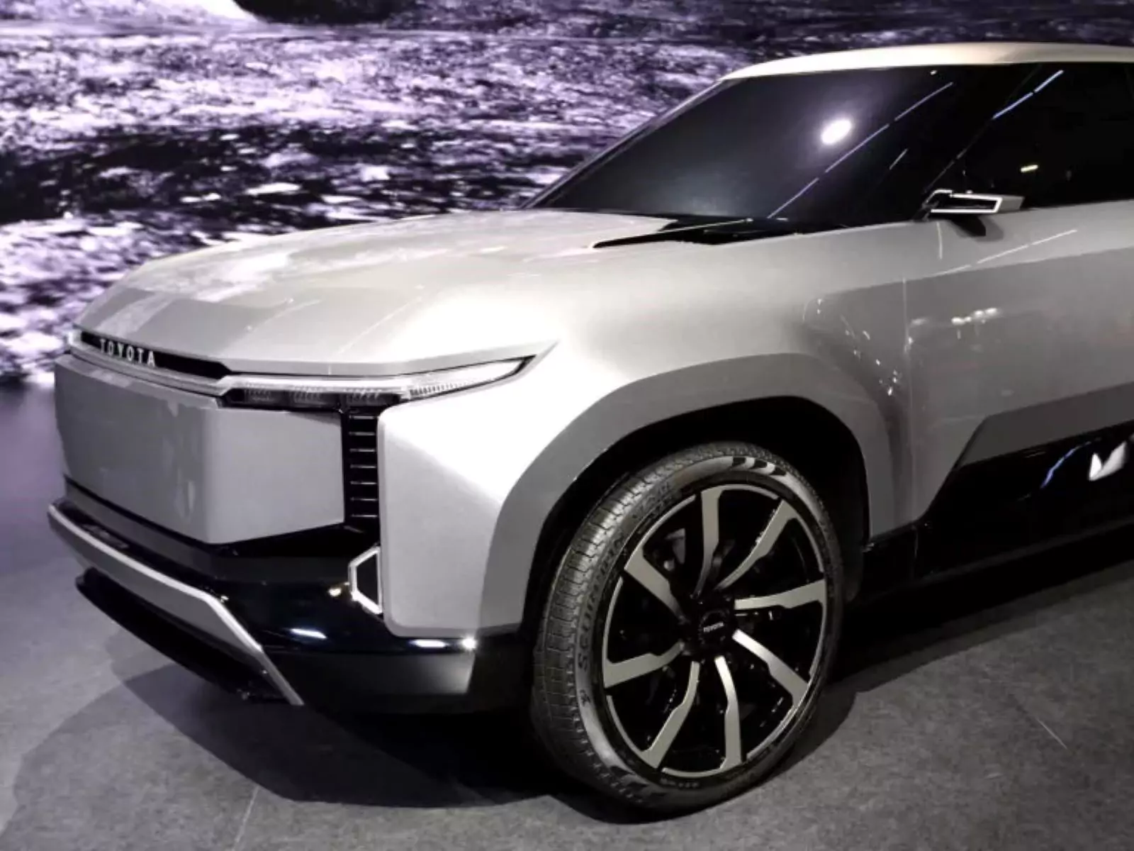 Toyota: Novo Land Cruiser EV e RAV4 EV serão construídos nos EUA