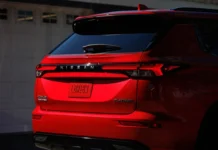 Nissan e Mitsubishi surpreendem mercado automotivo com lançamento do SUV Rogue PHEV 2026: hibridismo e autonomia em destaque