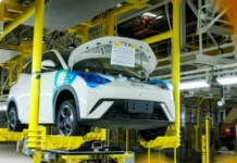 Greve na BYD Bahia: Trabalhadores Exigem Fim da Escala 6×1 e 30% de Insalubridade em Protesto Nacional