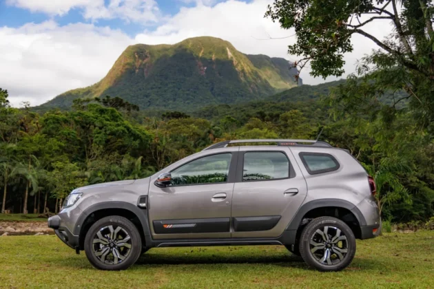 Renault ataca concorrência e corta preço do Duster Iconic Turbo 2026 em R$ 24 mil
